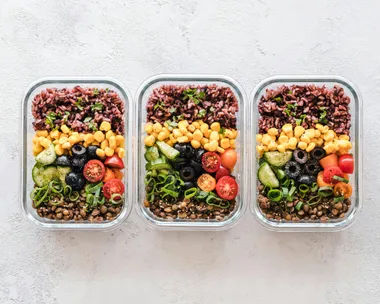 Weekly gluten-free meal prep containers